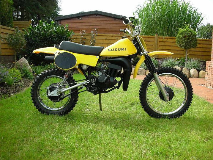 Suzuki_RM80_1.jpg